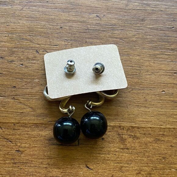 Vintage Retro 60s Gold and Black Earrings - Picture 4 of 4